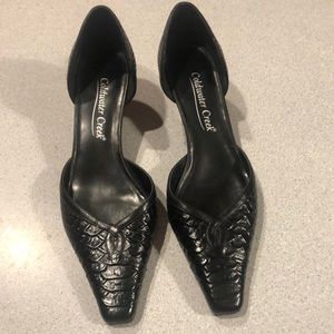 Coldwater Creek sz 7 Leather Upper  Pointed Toe Black Embossed Pumps -2” Heels